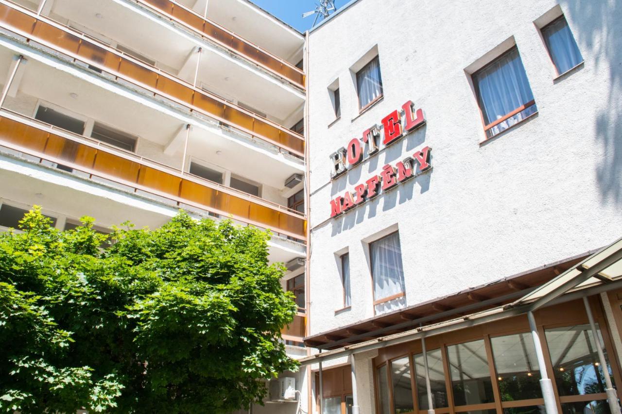 CE Napfény Hotel Siófok Exterior foto